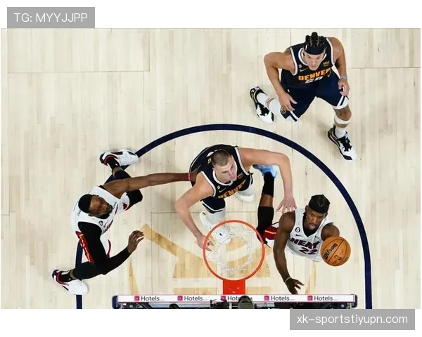 弗拉格内线挡拆制造错位，拉开禁区防守胜过中锋